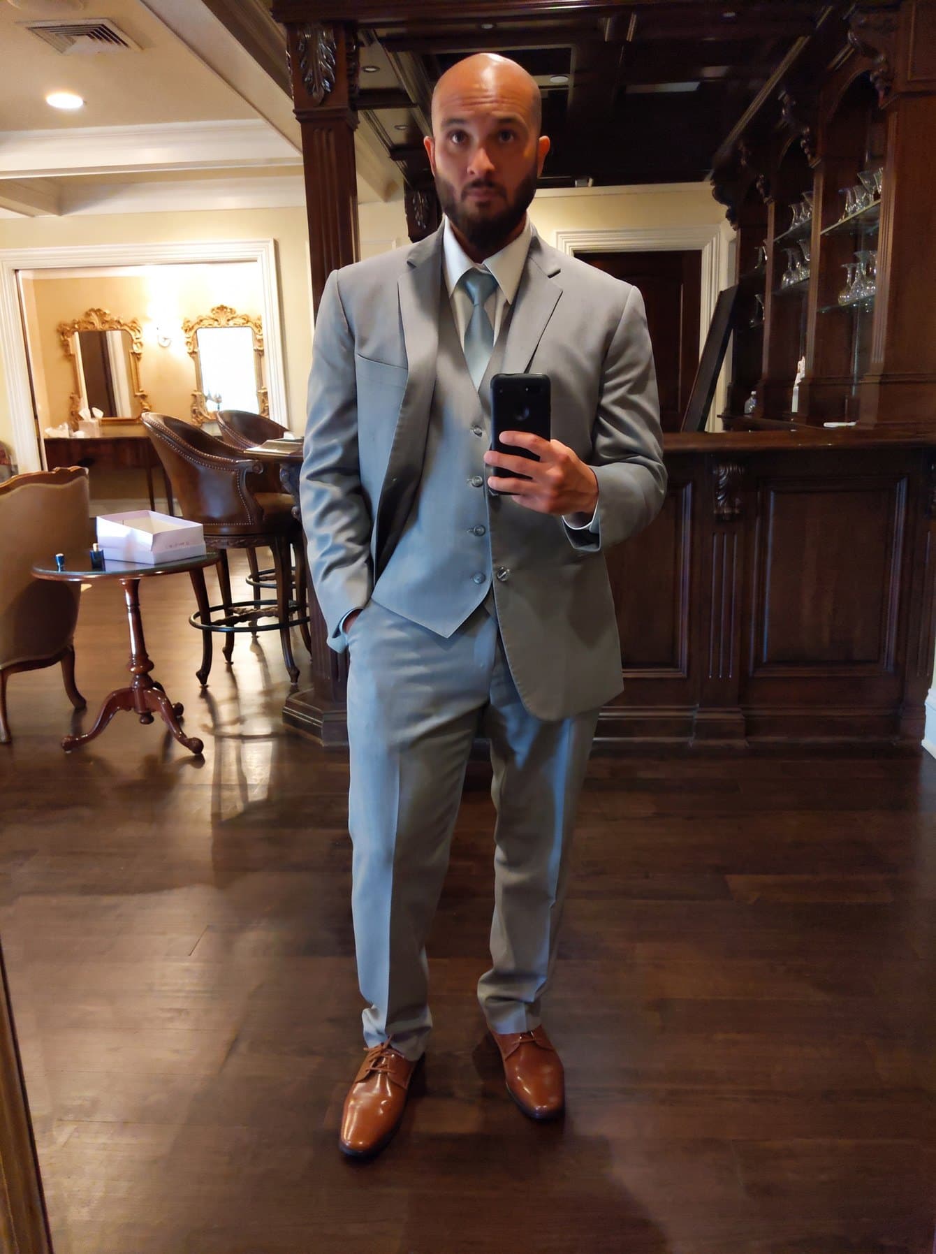 Neb (NebMeta) in a light gray suit Neb (NebMeta / @CLOUD_STR1FE) in a three-piece light gray suit